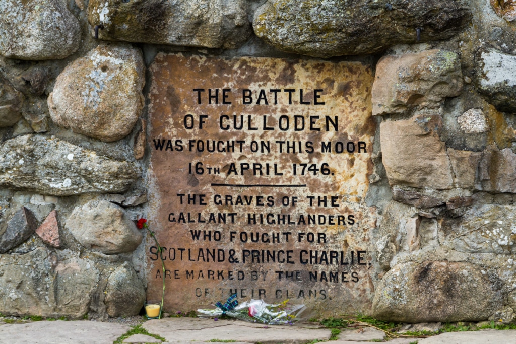 Gedenktafel am Schlachtfeld von Culloden