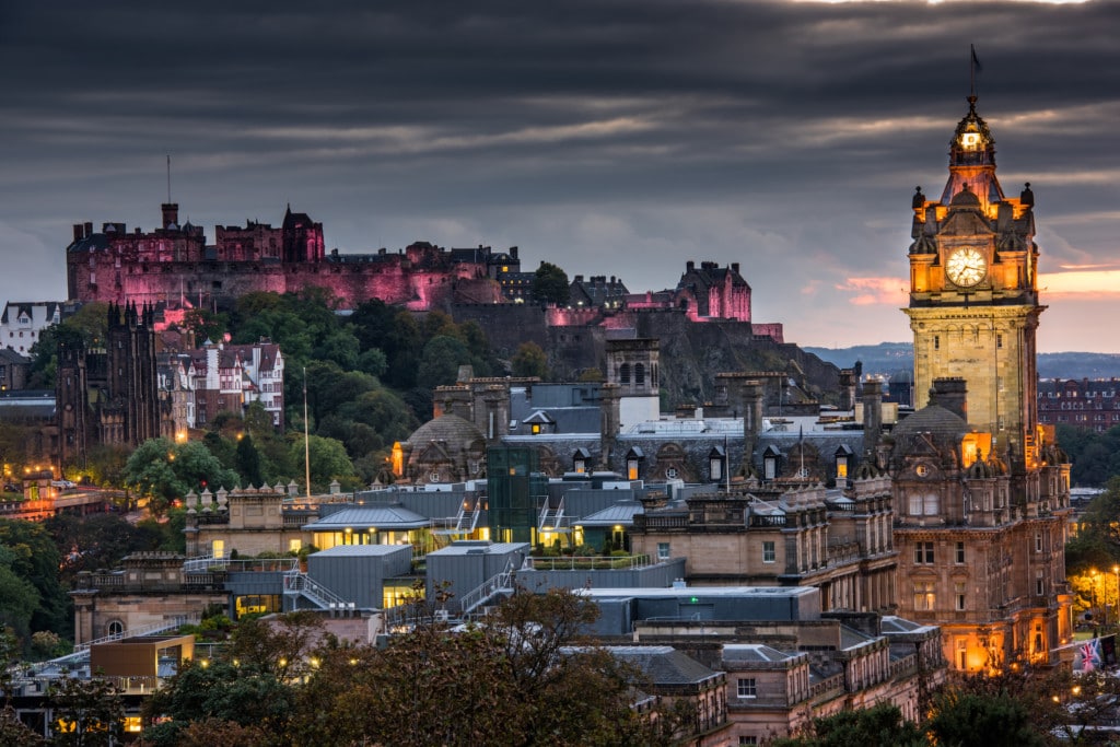 Edinburgh Castle bei Nacht