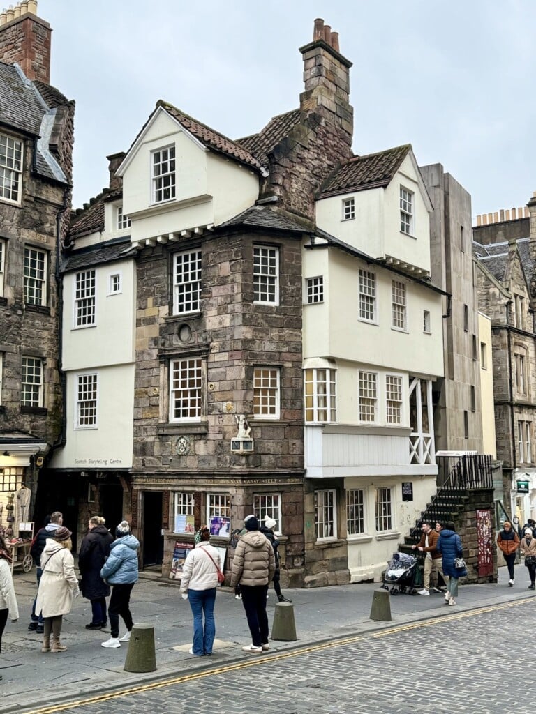 Eines der ältesten Häuser in der Old Town in Edinburgh