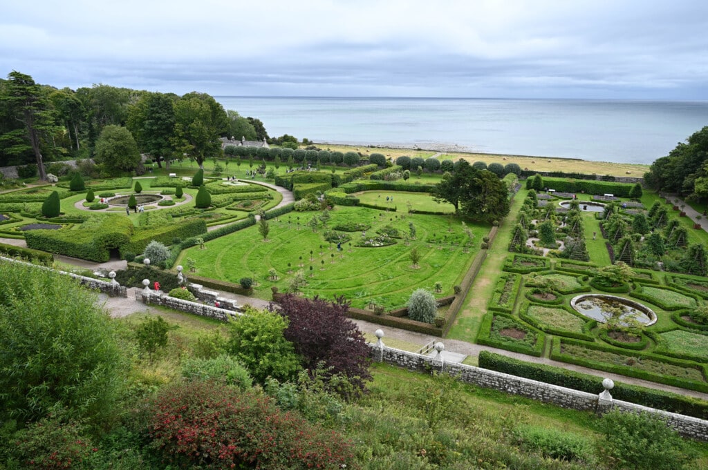 Gartenanlage beim Dunrobin Castle